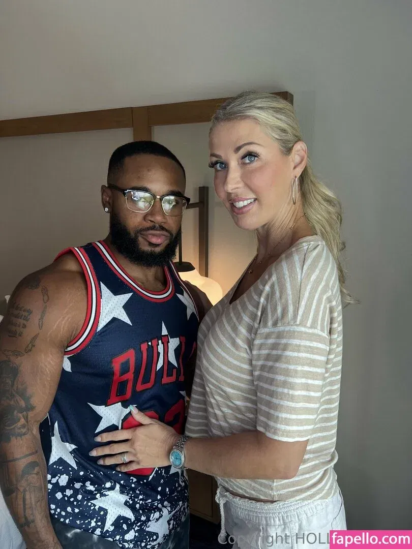 hollyhotwife Onlyfans Photo Gallery 