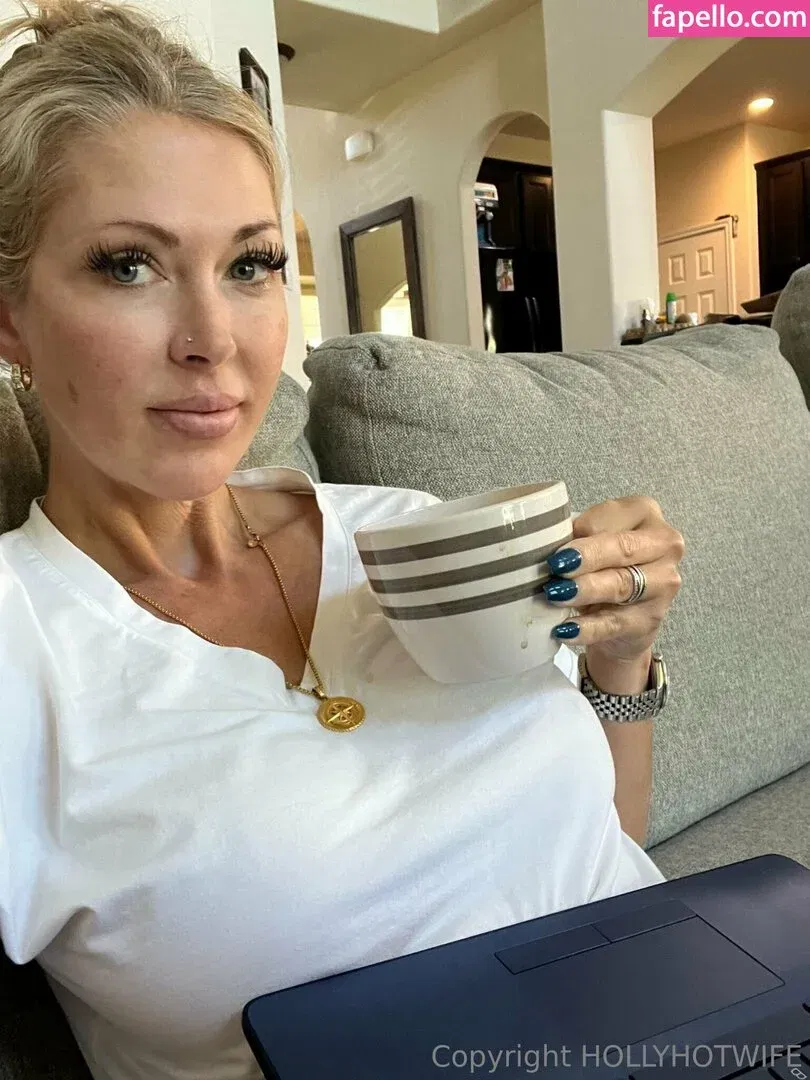 hollyhotwife Onlyfans Photo Gallery 