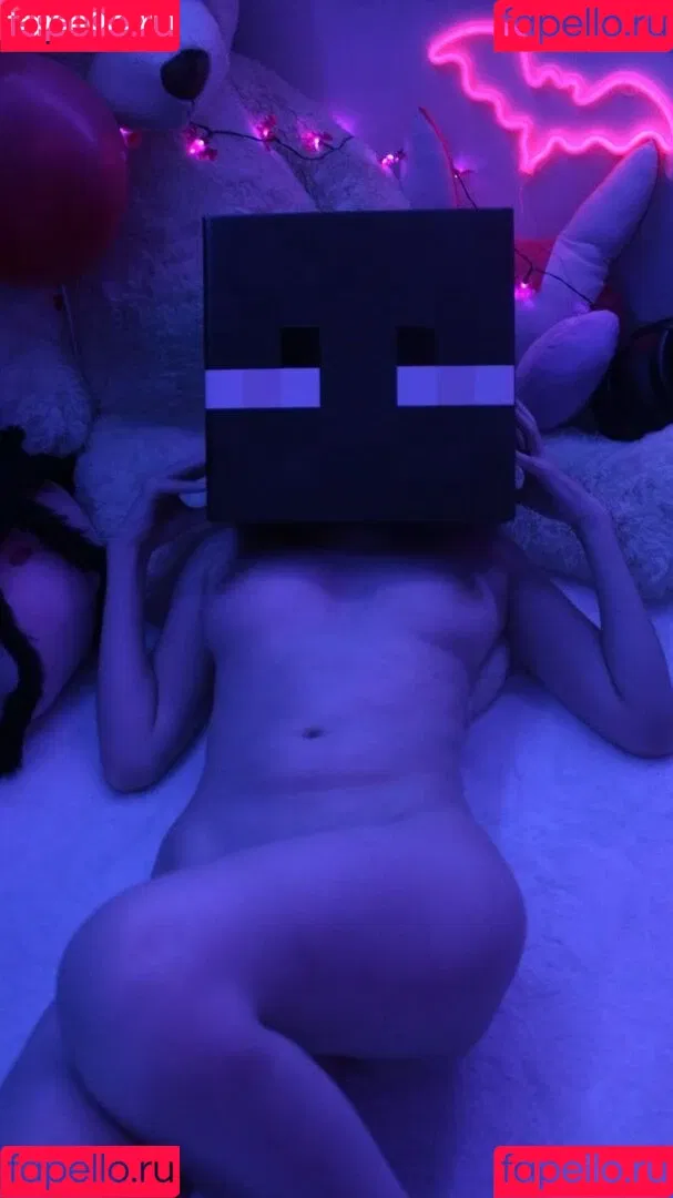 Meido Moon Onlyfans Photo Gallery 
