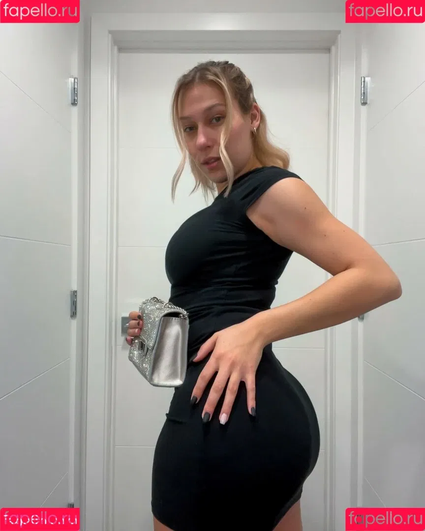 Claire Grimes Onlyfans Photo Gallery 