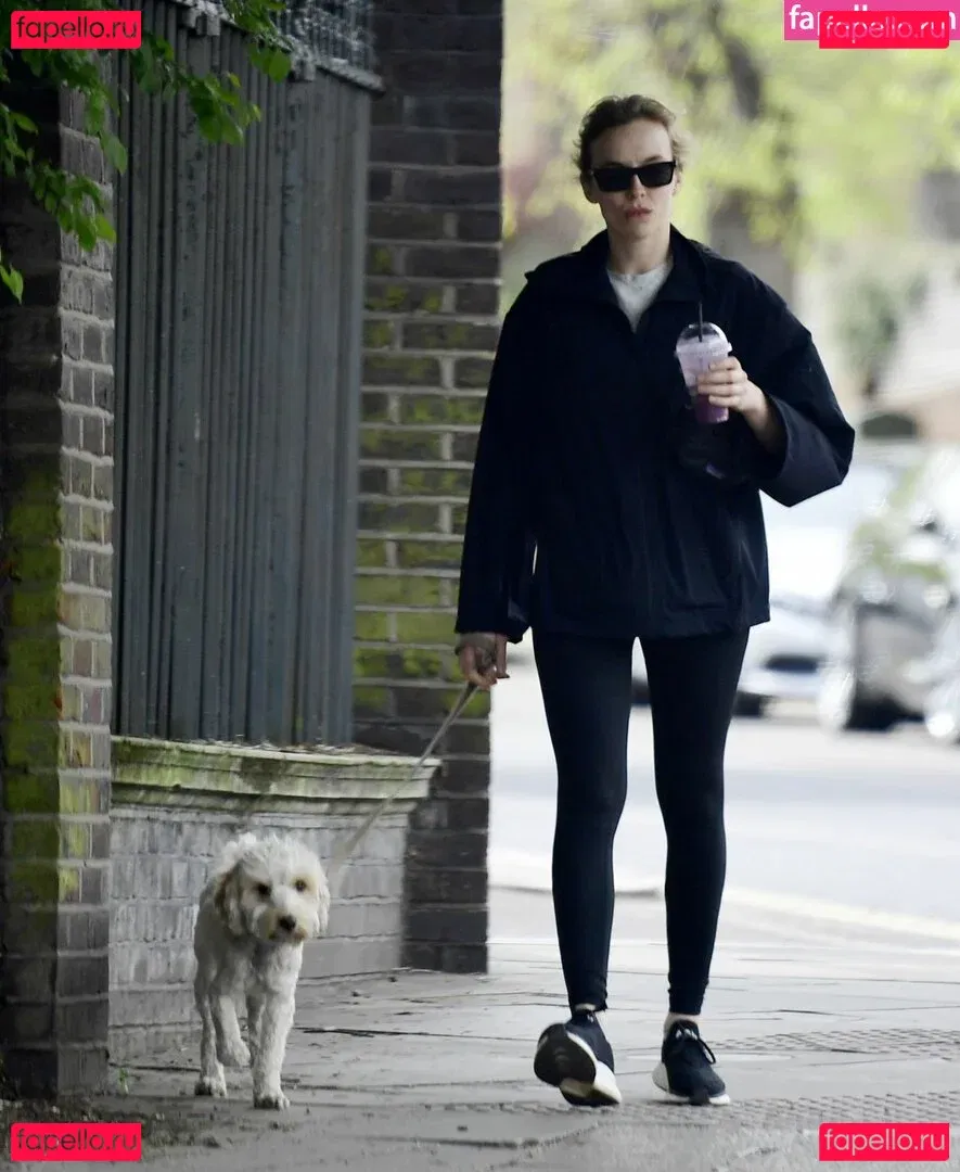 Jodie Comer Onlyfans Photo Gallery 