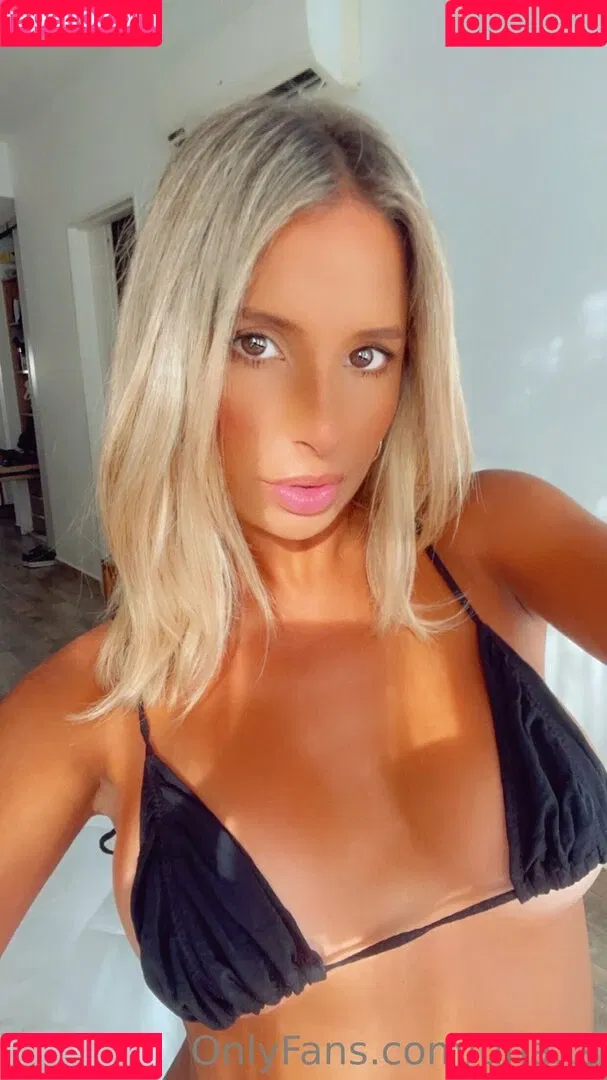 tina.ts Onlyfans Photo Gallery 