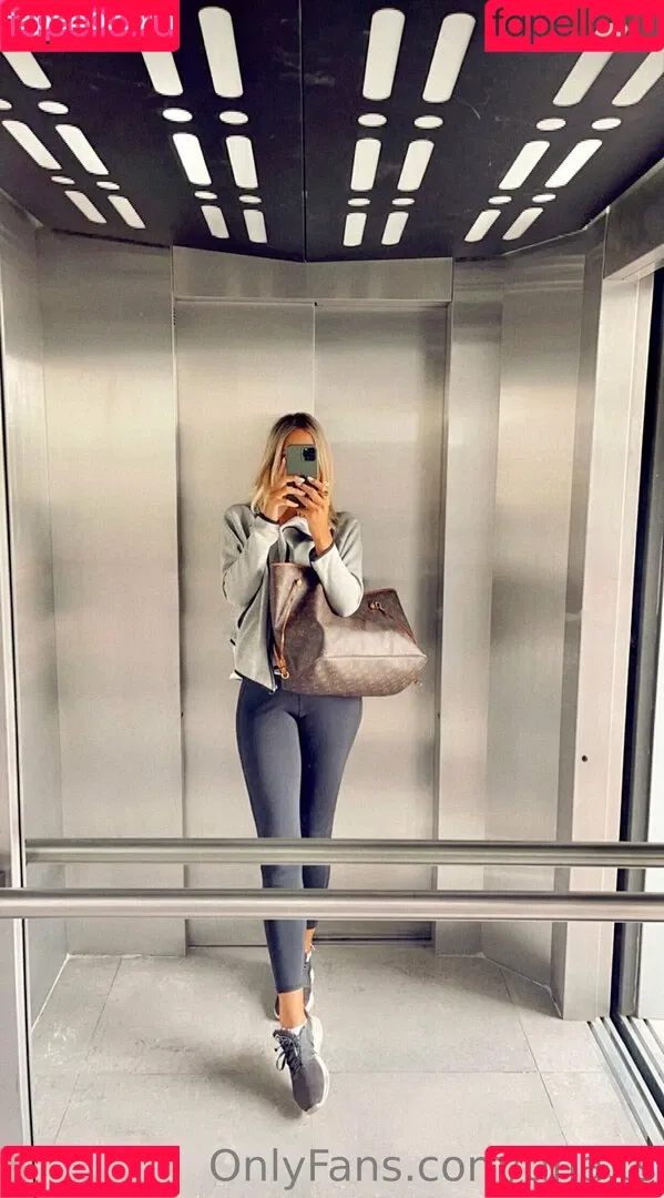 tina.ts Onlyfans Photo Gallery 