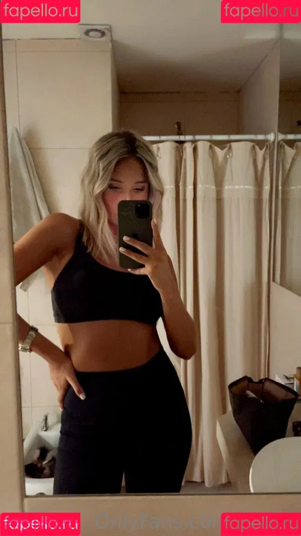 tina.ts Onlyfans Photo Gallery 