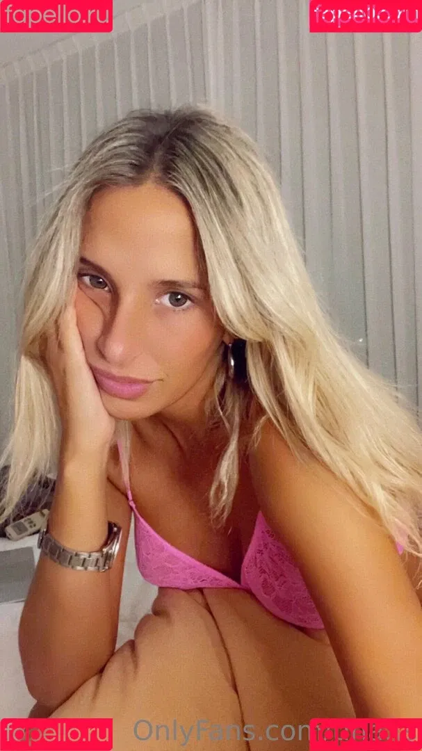 tina.ts Onlyfans Photo Gallery 