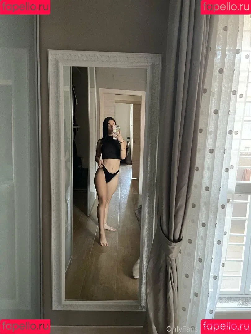 Myriam Sava Onlyfans Photo Gallery 