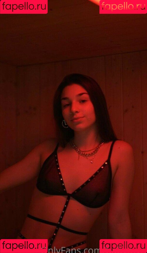 Myriam Sava Onlyfans Photo Gallery 