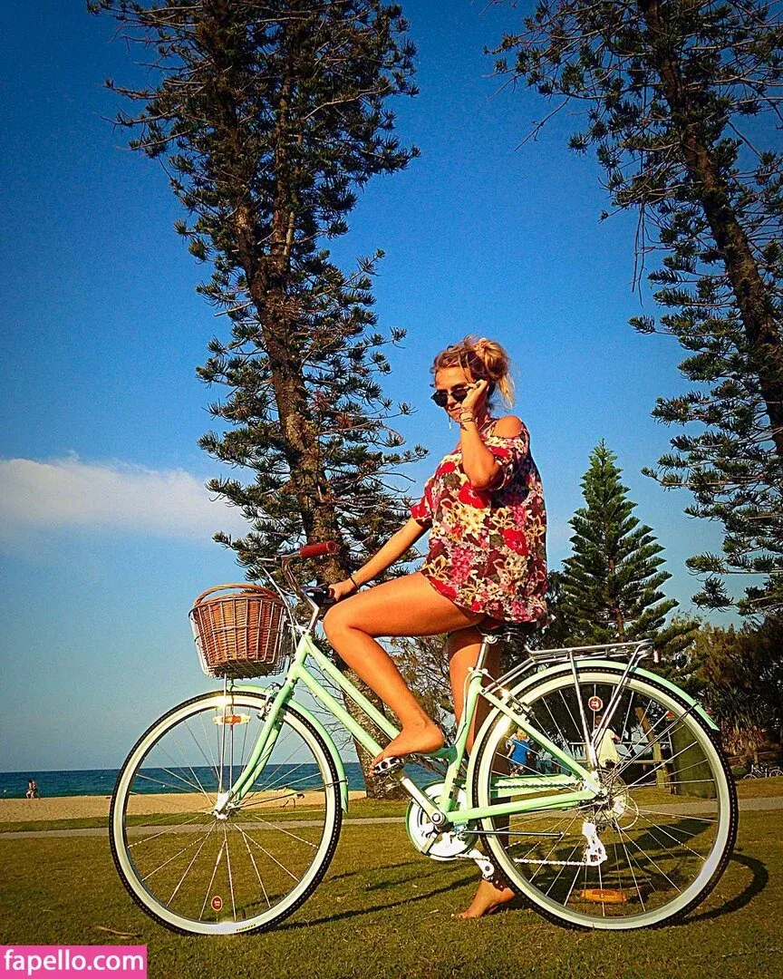 Sieren_ Pole Onlyfans Photo Gallery 