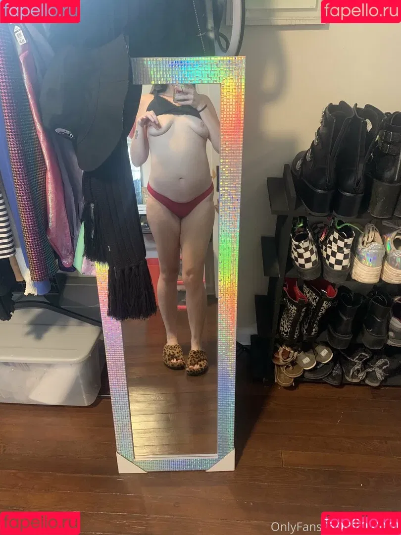 helloella Onlyfans Photo Gallery 