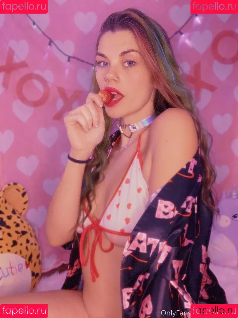 helloella Onlyfans Photo Gallery 