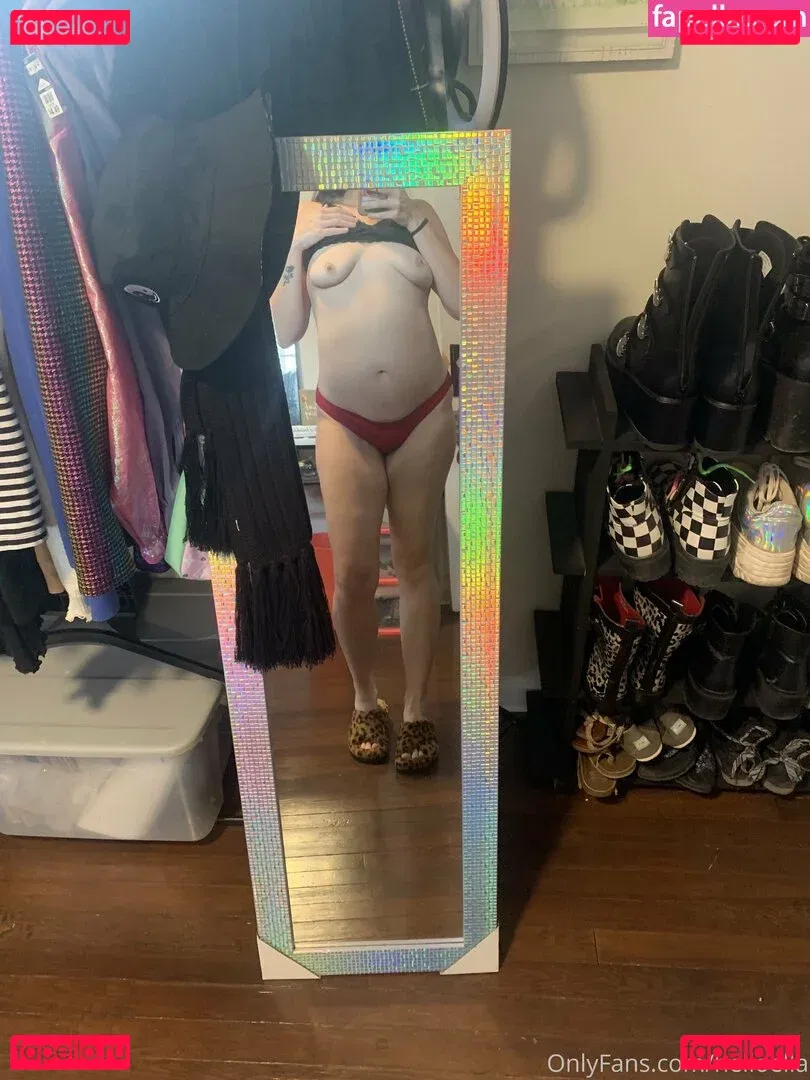 helloella Onlyfans Photo Gallery 