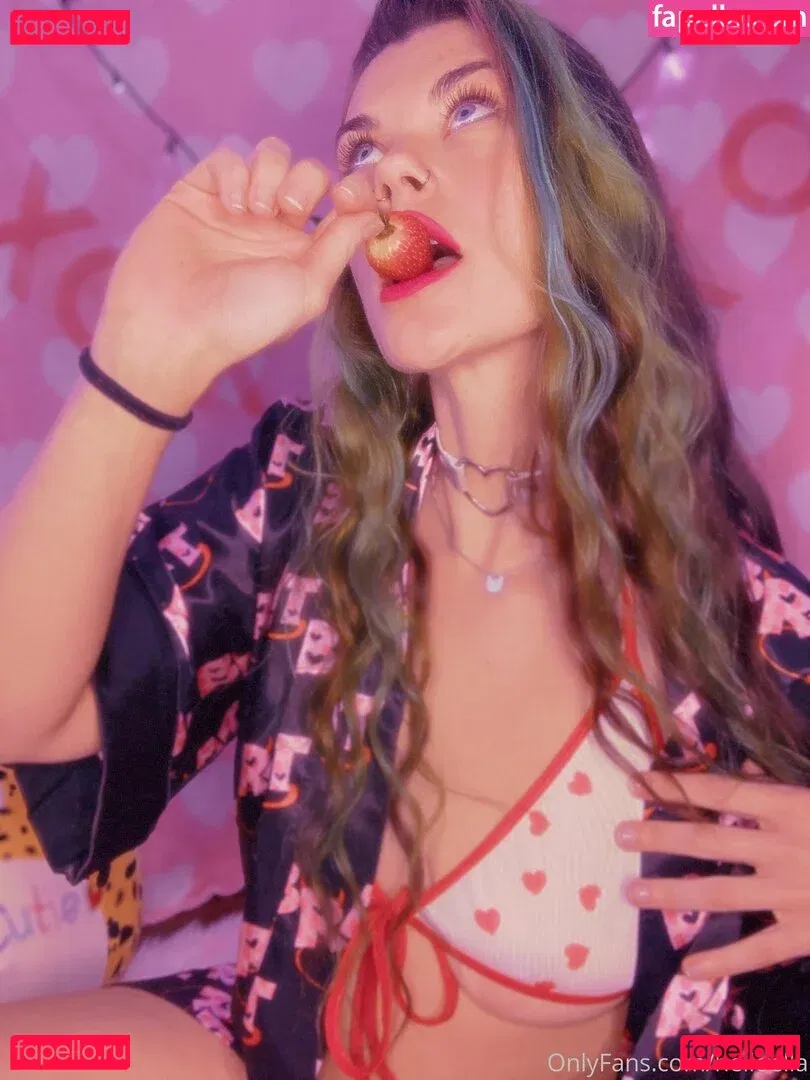 helloella Onlyfans Photo Gallery 