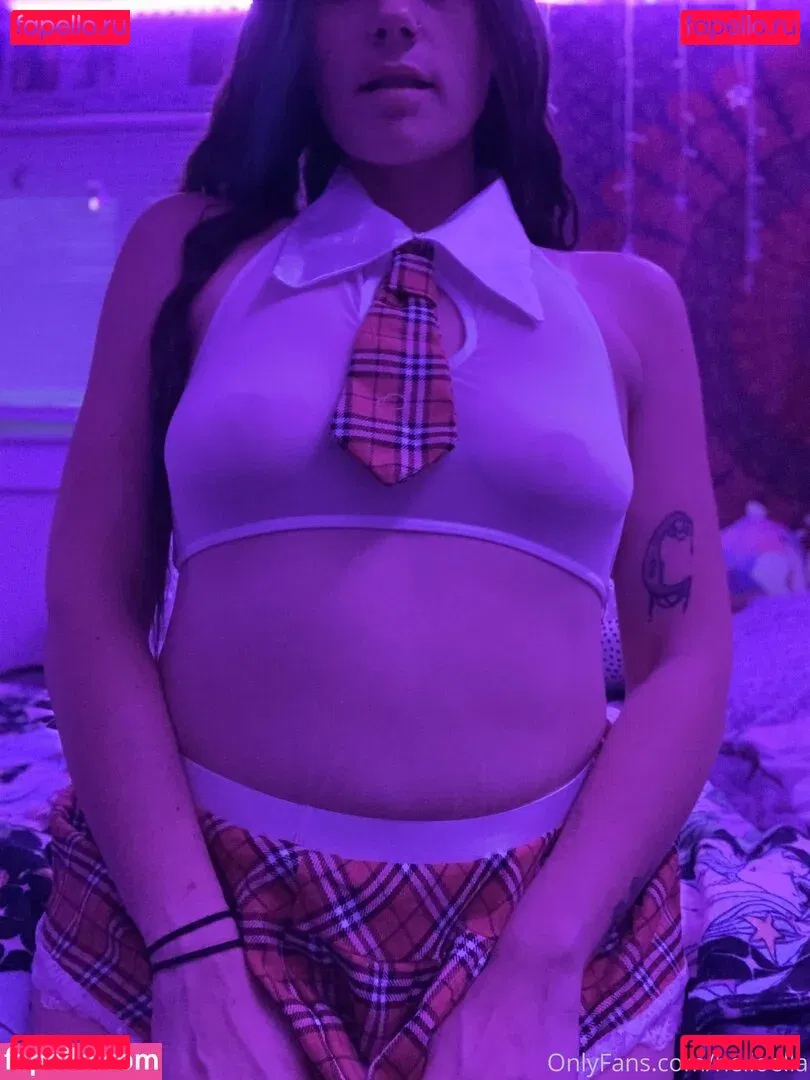 helloella Onlyfans Photo Gallery 