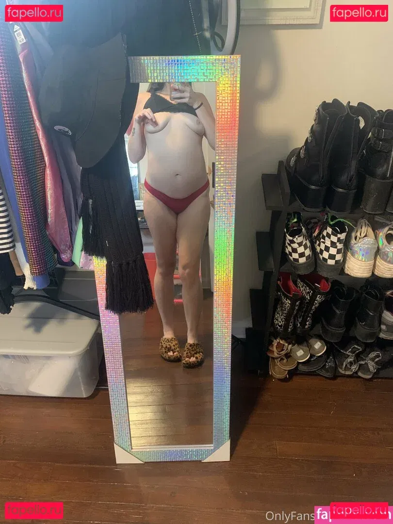 helloella Onlyfans Photo Gallery 