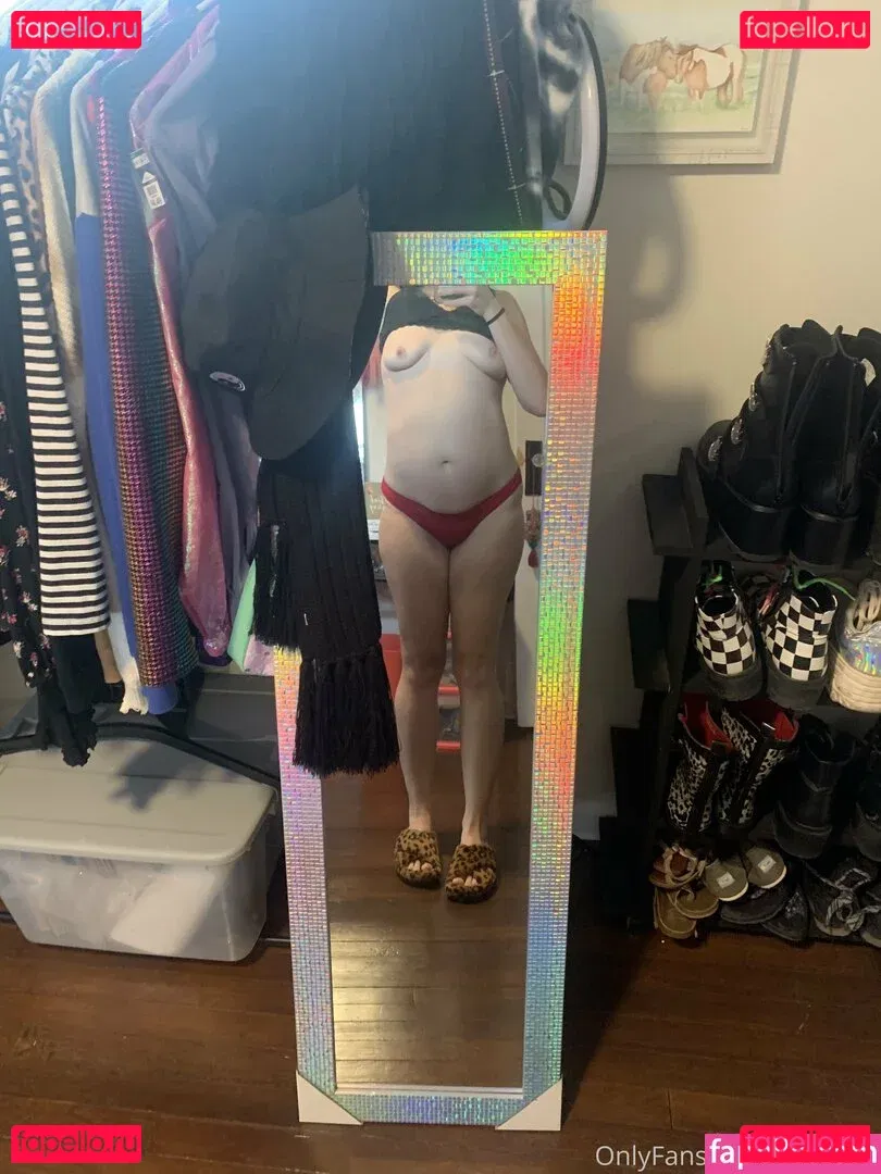 helloella Onlyfans Photo Gallery 