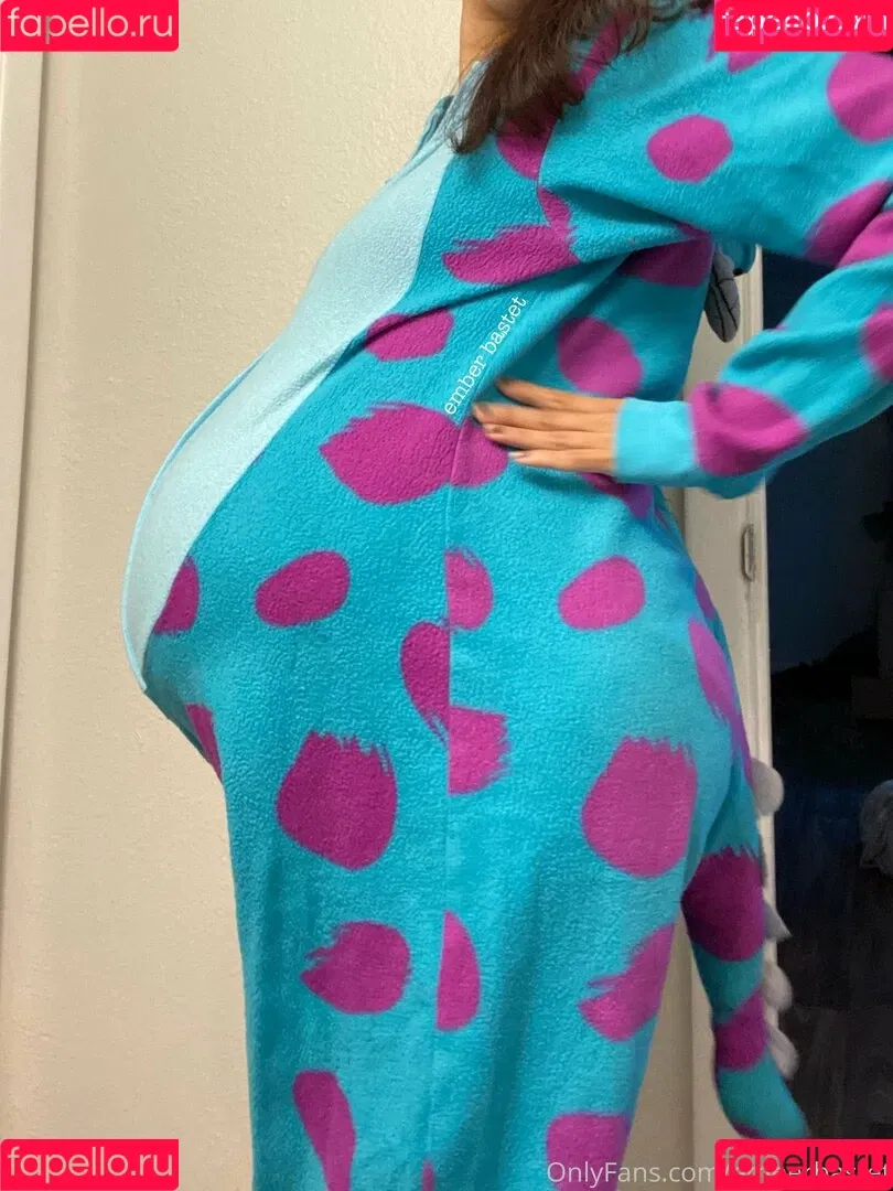 emberbastet Onlyfans Photo Gallery 