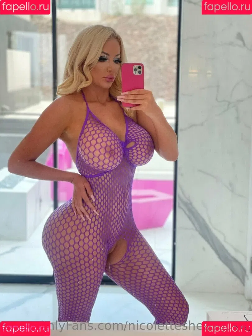 Nicolette Shea Onlyfans Photo Gallery 