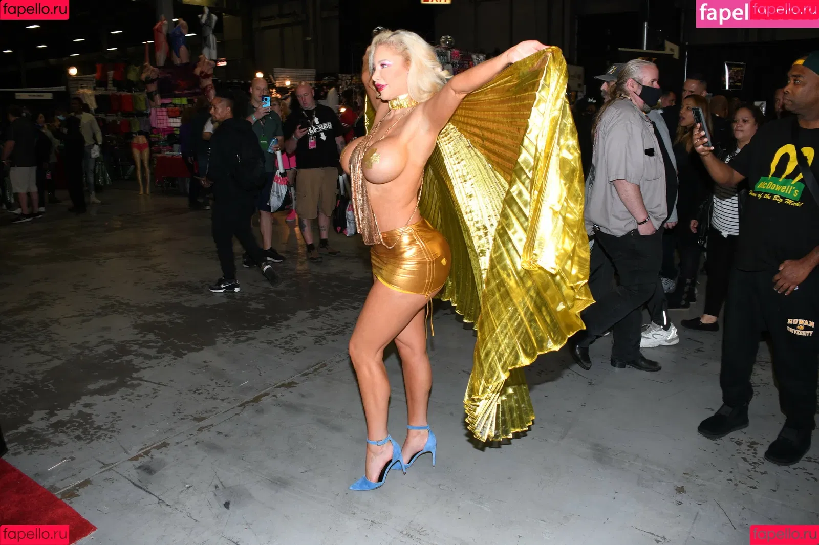 Nicolette Shea Onlyfans Photo Gallery 