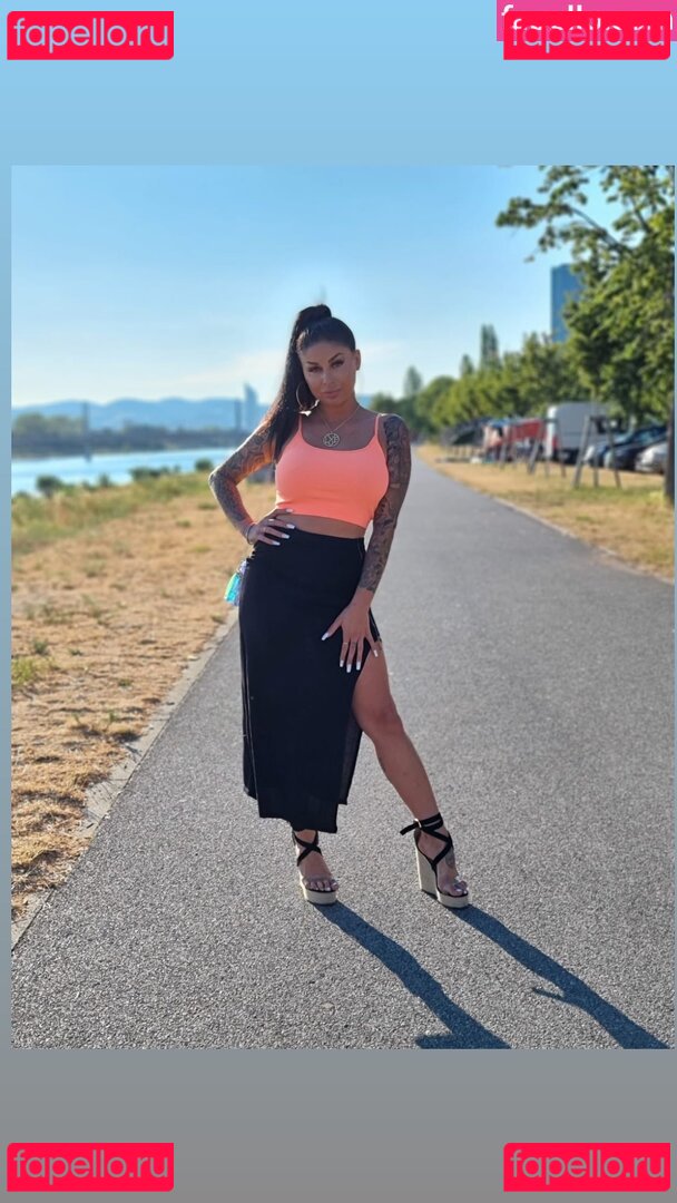Nikki Belfort Nude Onlyfans Photo 48