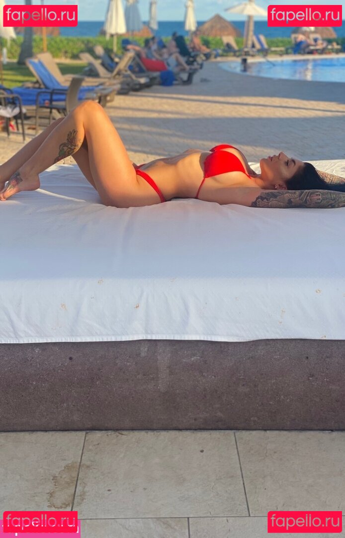 Nikki Belfort Nude Onlyfans Photo 6