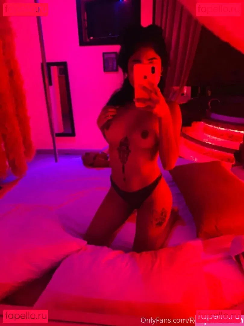 sarahrobert Onlyfans Photo Gallery 