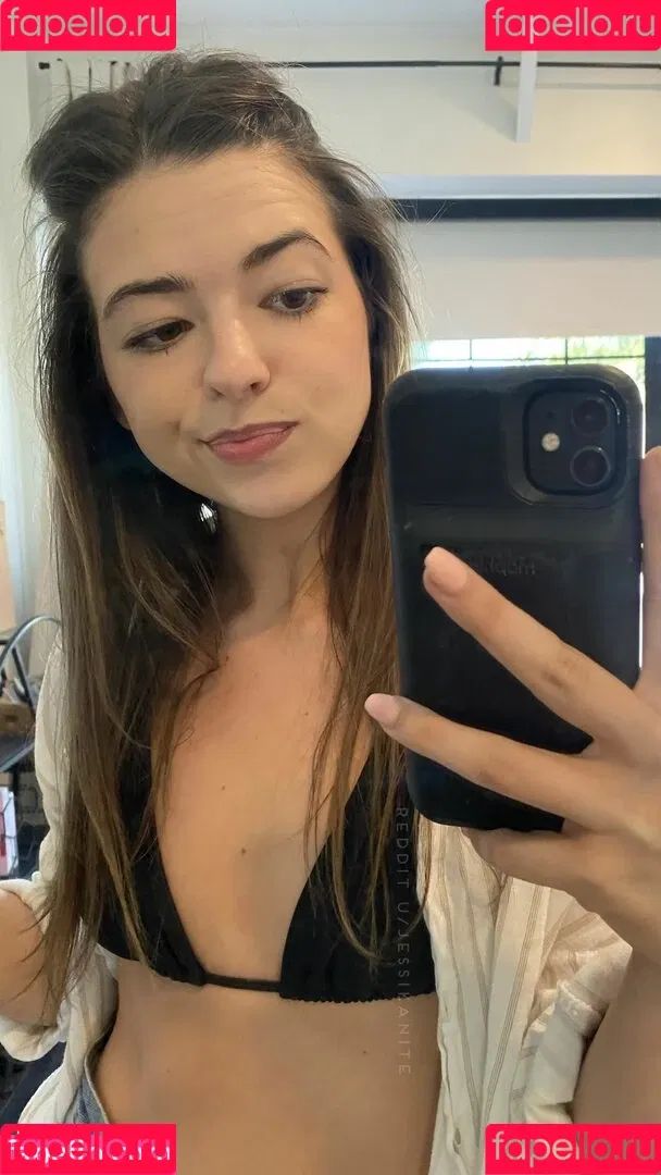 Ari Onlyfans Photo Gallery 