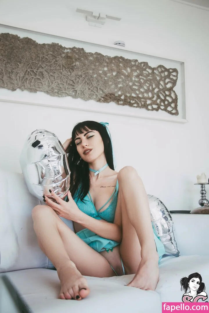 alineem Onlyfans Photo Gallery 