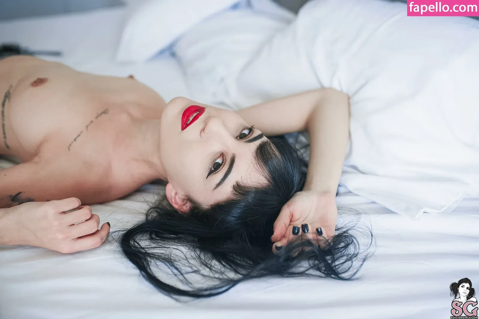 alineem Onlyfans Photo Gallery 