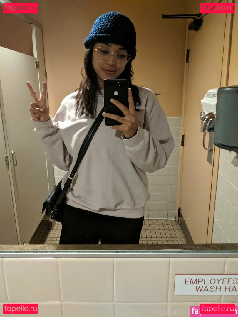 kissinghigh Onlyfans Photo Gallery 