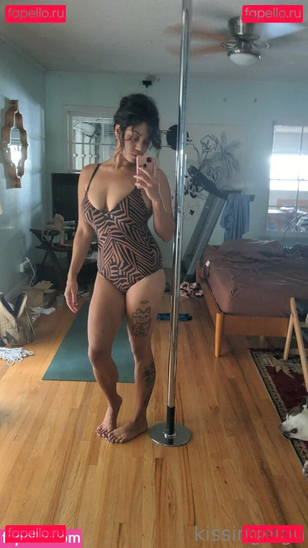 kissinghigh Onlyfans Photo Gallery 