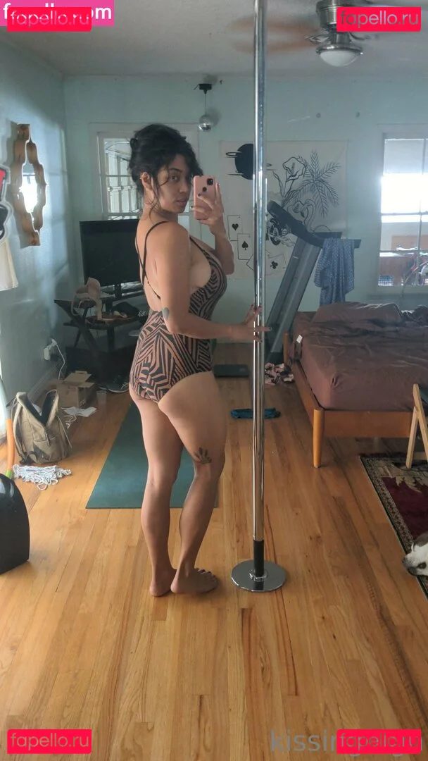 kissinghigh Onlyfans Photo Gallery 