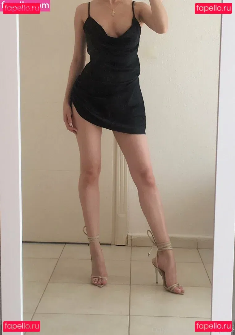 Zeynep Ece Onlyfans Photo Gallery 