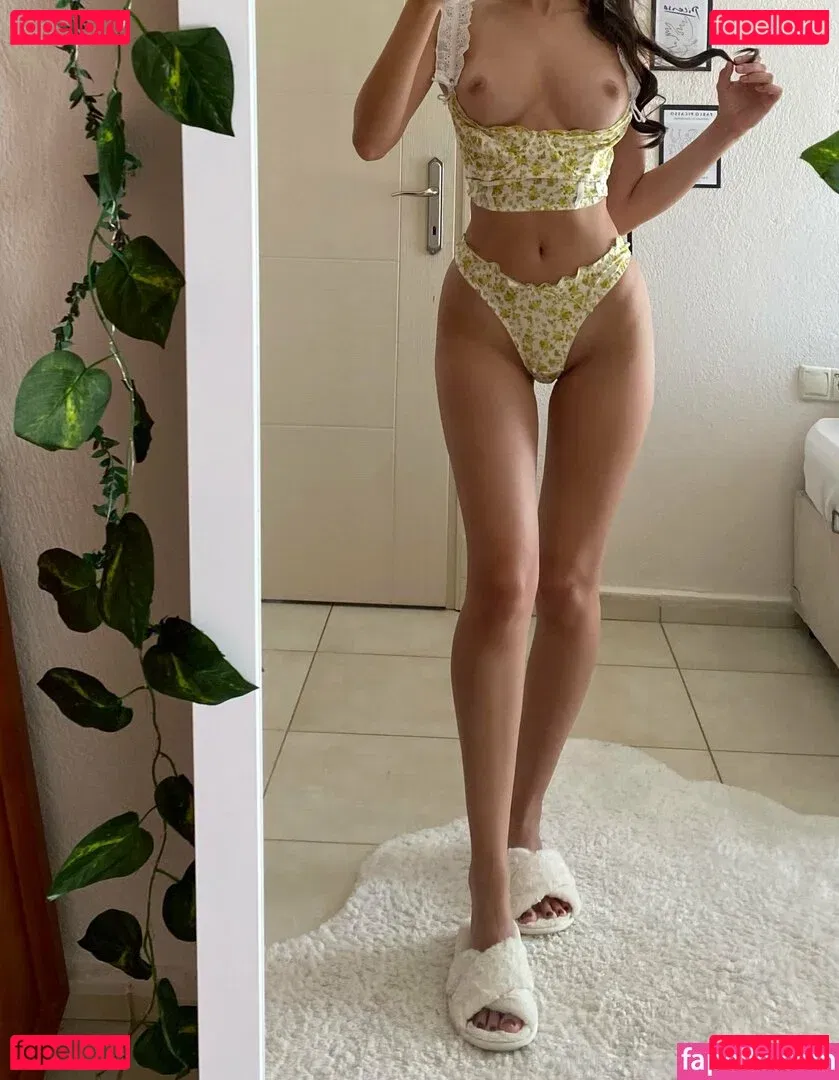 Zeynep Ece Onlyfans Photo Gallery 