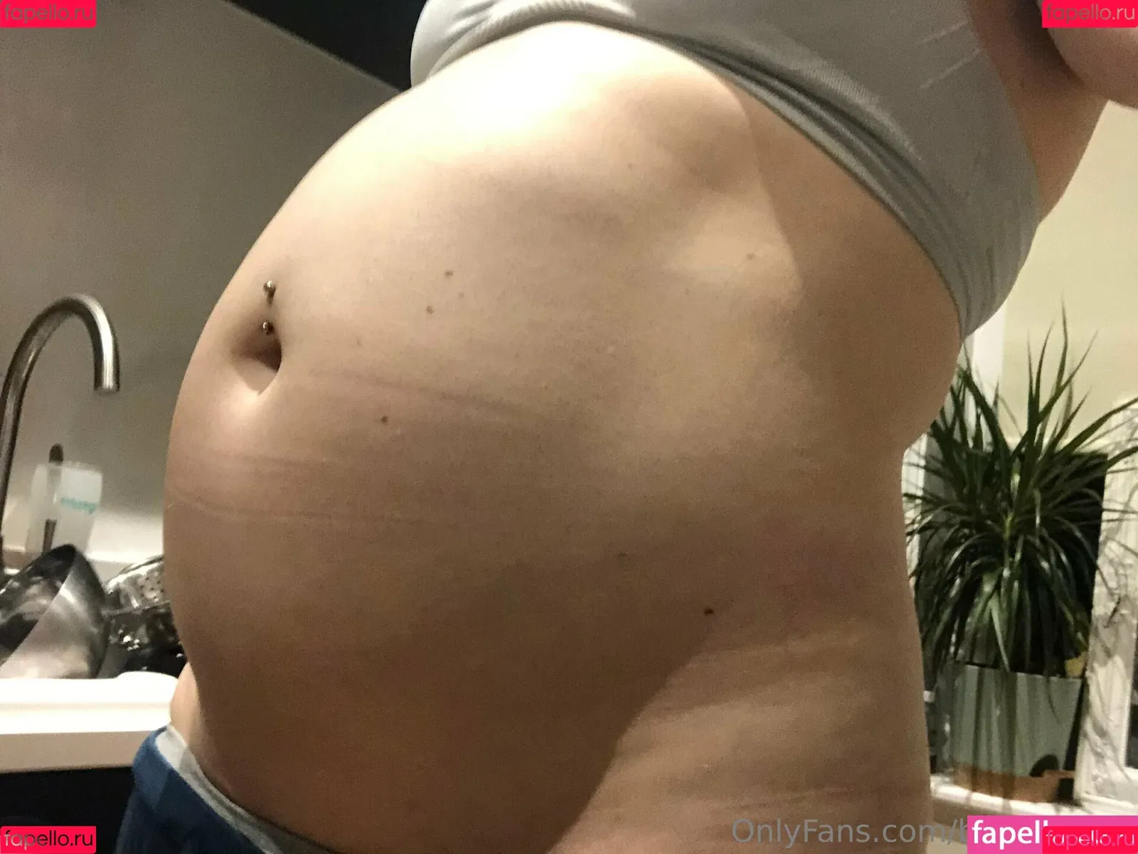 bigbellyzoe Onlyfans Photo Gallery 