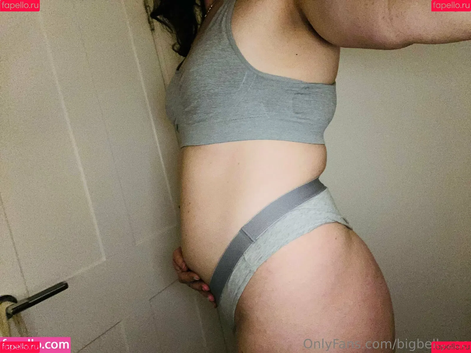 bigbellyzoe Onlyfans Photo Gallery 