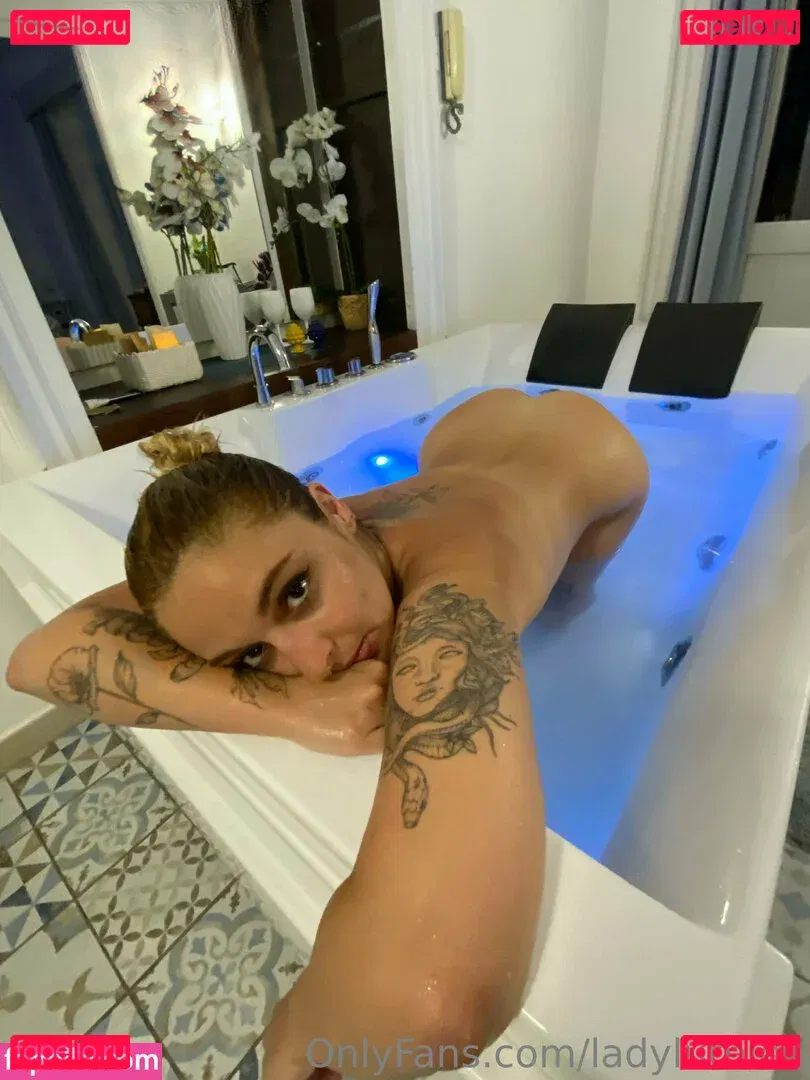 ladyluthien Onlyfans Photo Gallery 