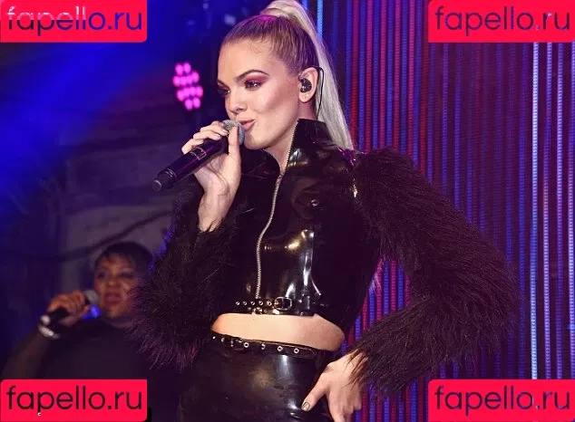 Louisa Johnson Onlyfans Photo Gallery 