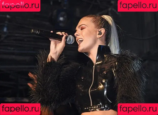 Louisa Johnson Onlyfans Photo Gallery 