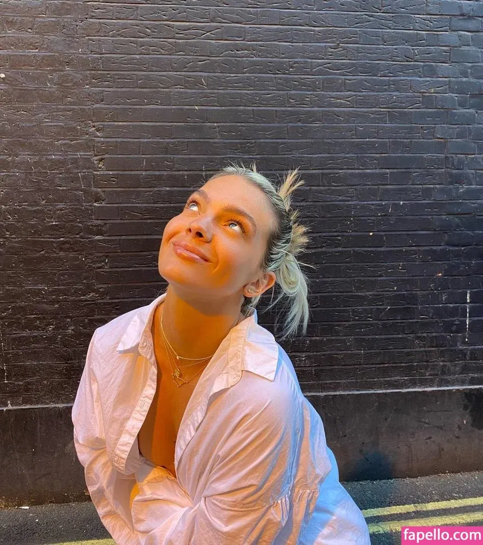Louisa Johnson Onlyfans Photo Gallery 