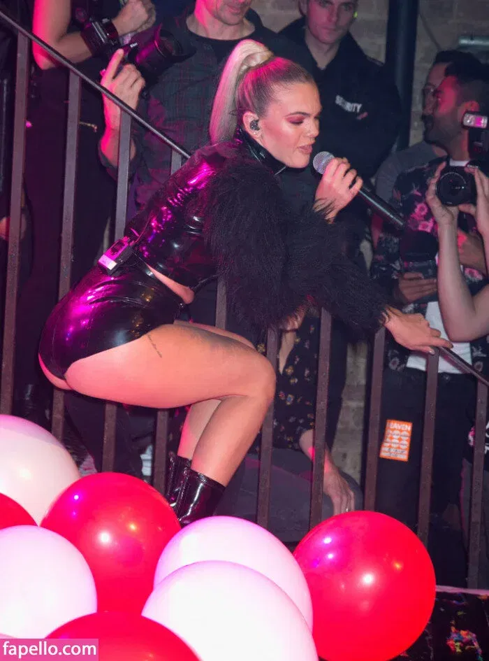 Louisa Johnson Onlyfans Photo Gallery 