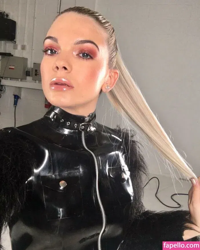 Louisa Johnson Onlyfans Photo Gallery 