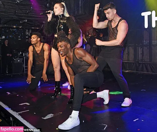 Louisa Johnson Onlyfans Photo Gallery 