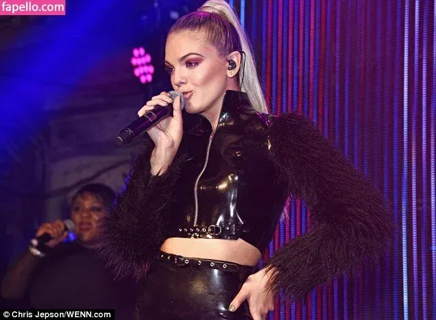 Louisa Johnson Onlyfans Photo Gallery 