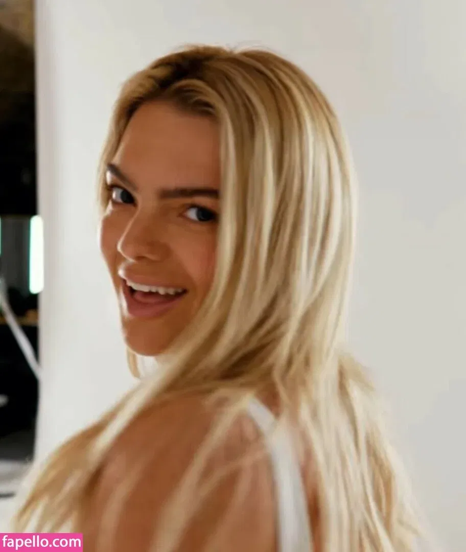 Louisa Johnson Onlyfans Photo Gallery 