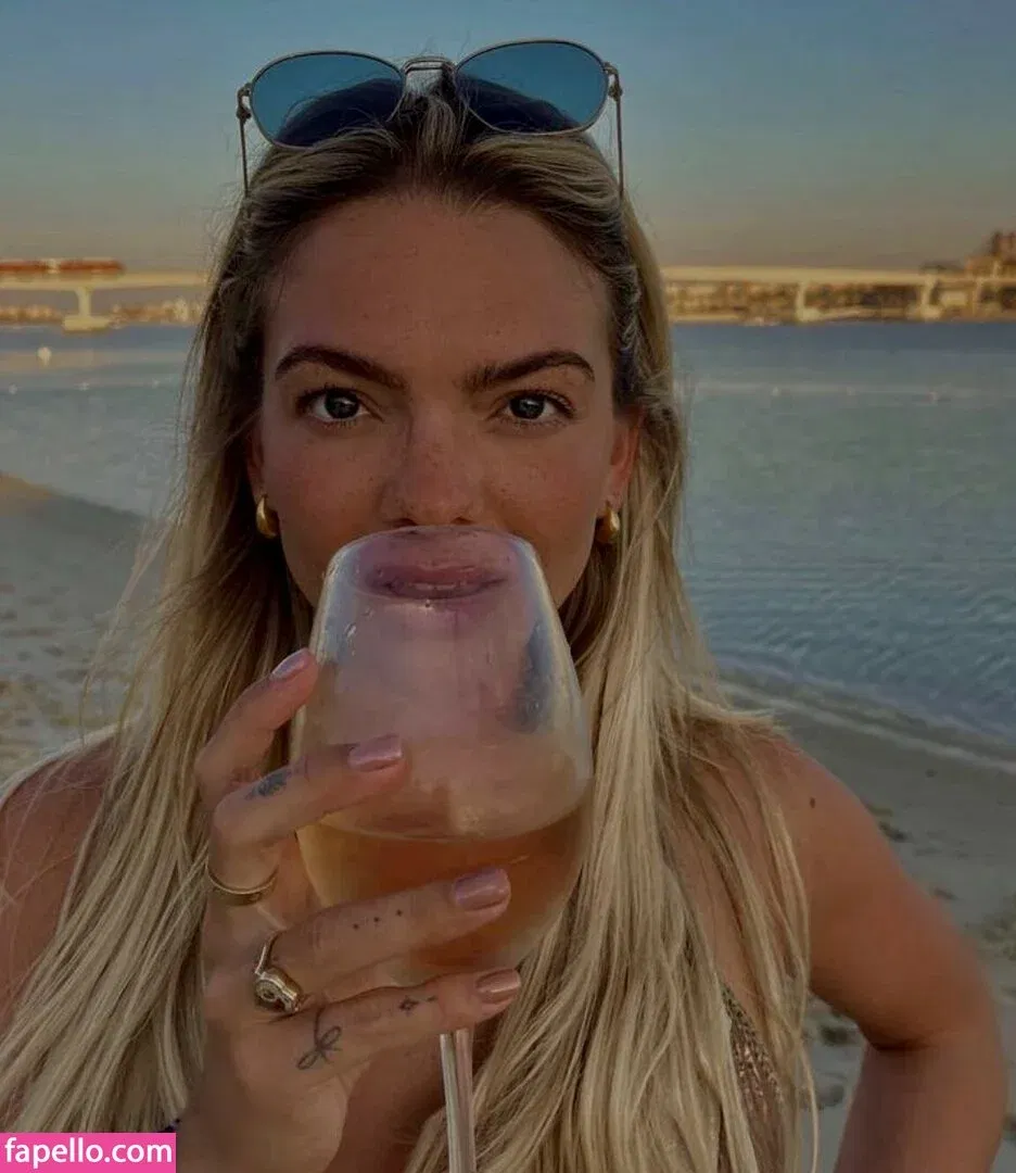 Louisa Johnson Onlyfans Photo Gallery 