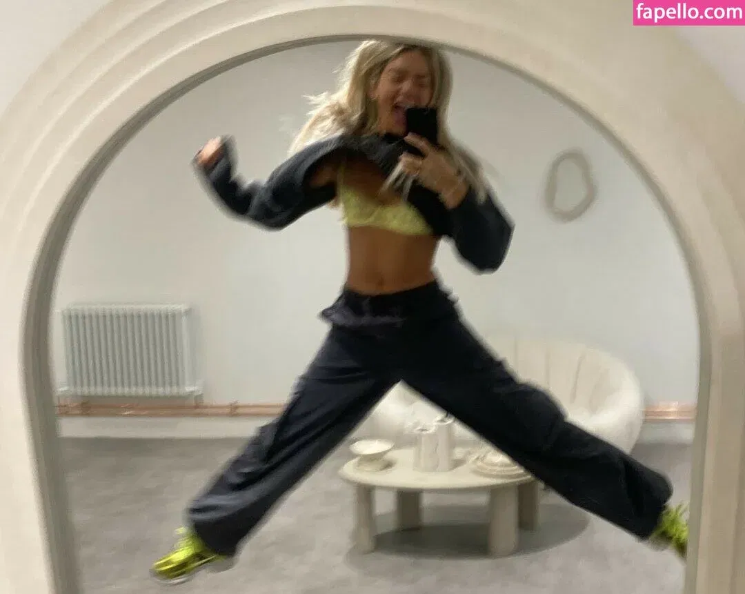 Louisa Johnson Onlyfans Photo Gallery 