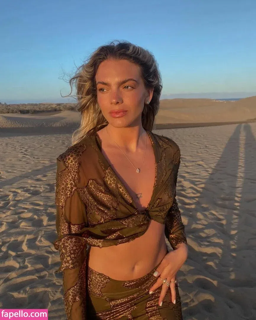 Louisa Johnson Onlyfans Photo Gallery 