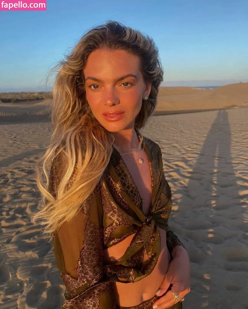Louisa Johnson Onlyfans Photo Gallery 