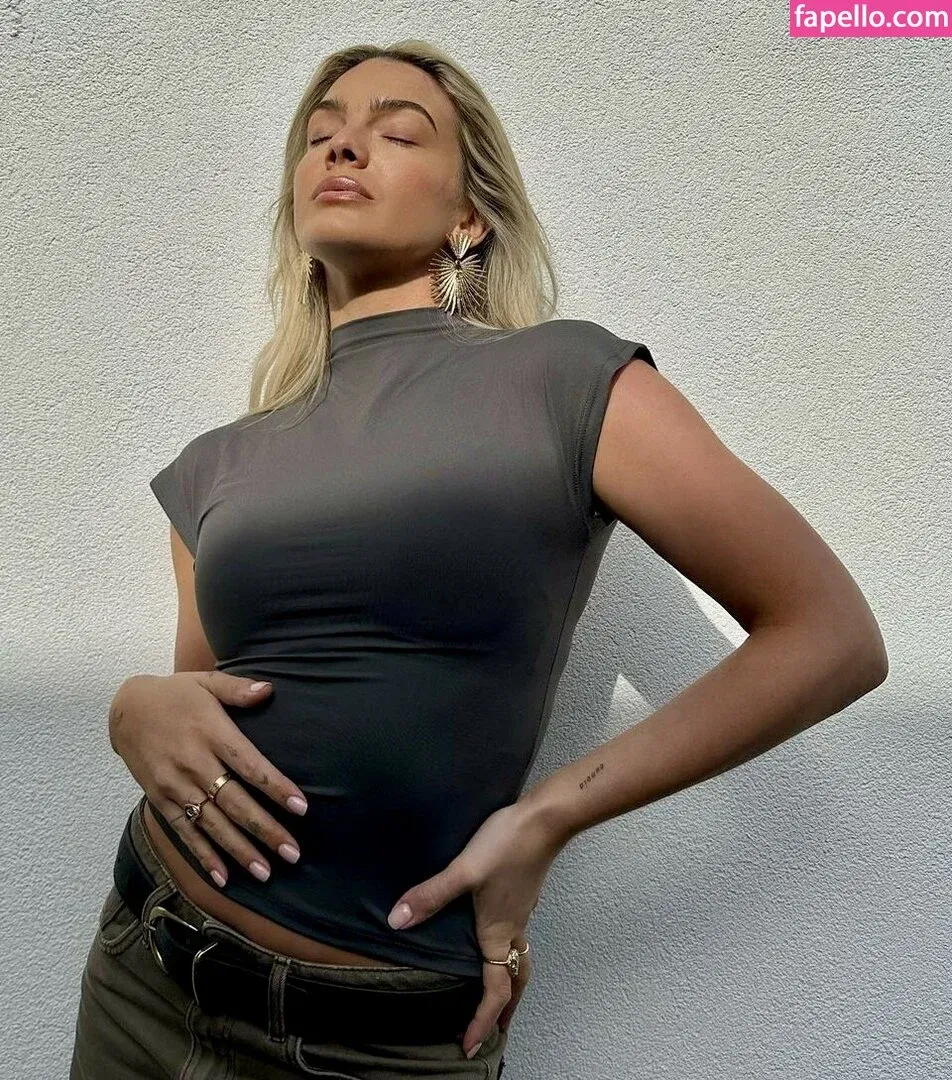 Louisa Johnson Onlyfans Photo Gallery 