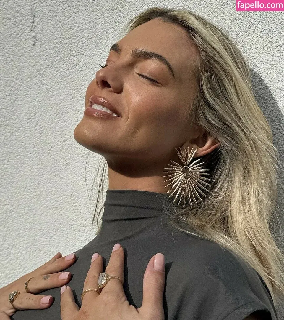 Louisa Johnson Onlyfans Photo Gallery 